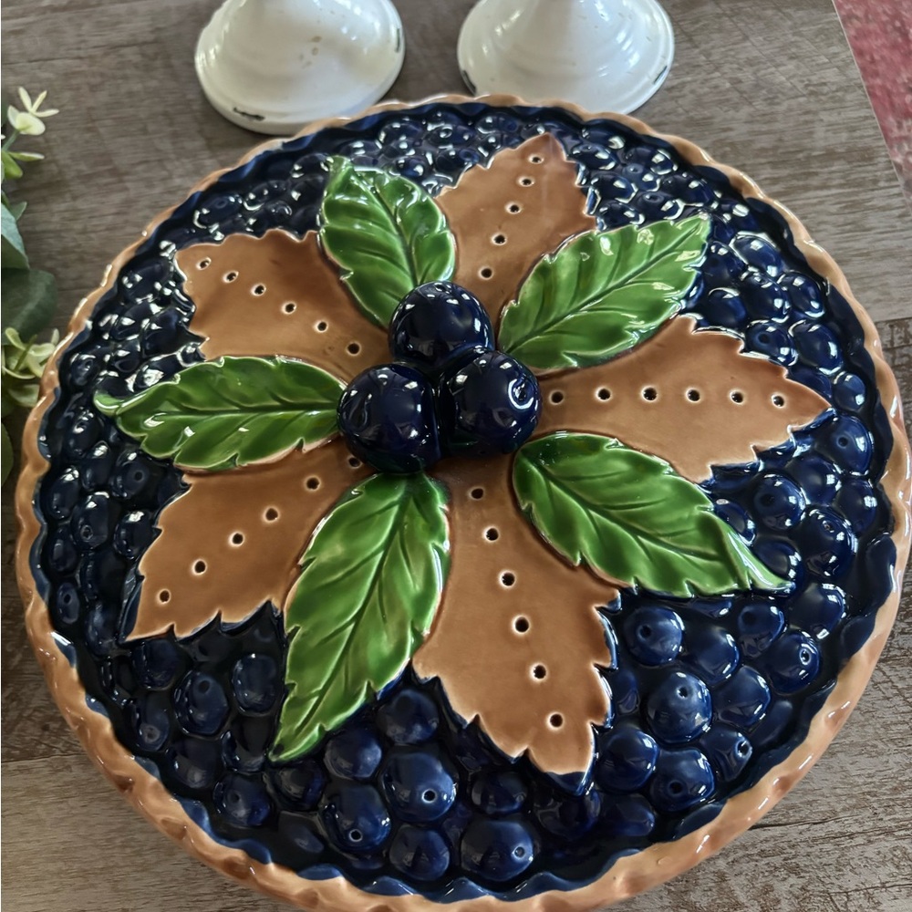 VINTAGE Colorful Ceramic Pie Plate with Leaf and Berry Design